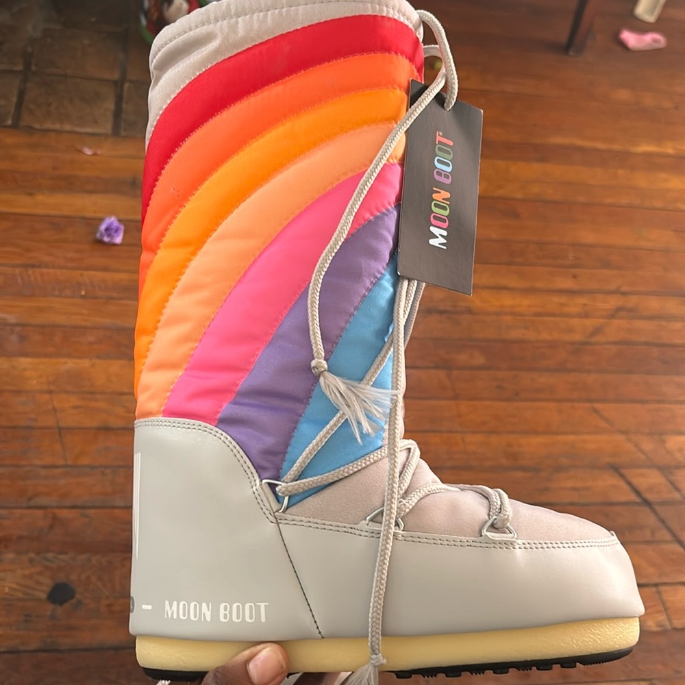 Moon boots